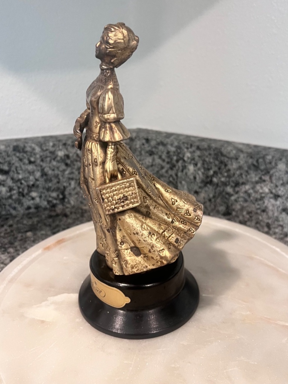 Vintage Avon 1992 District Award #1 Total Sales 1991-1992 Metal Figurine Trophy - Picture 4 of 11